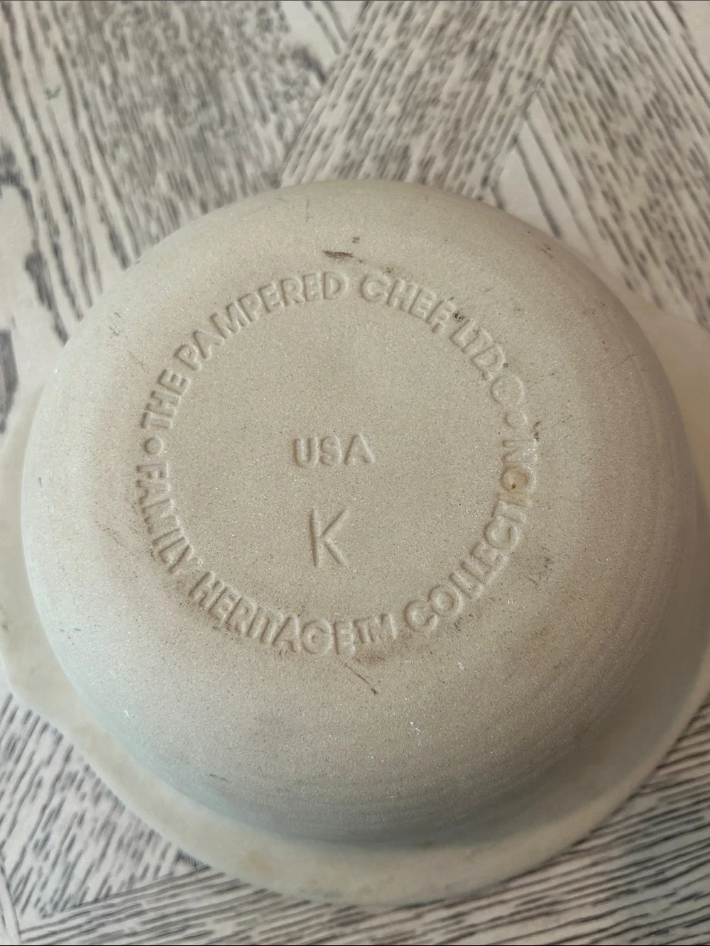 The Pampered Chef Stoneware Round Baker in Cream